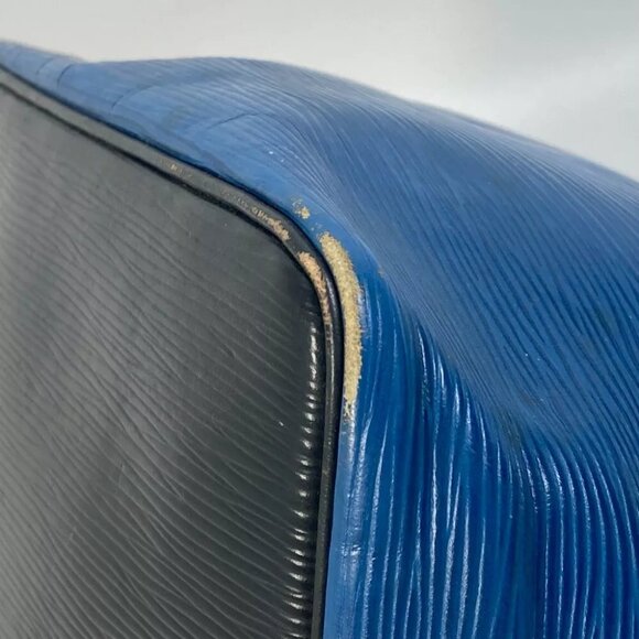 LOUIS VUITTON Epi Petit Noe drawstring Bicolor Shoulder Bag - Picture 10 of 16